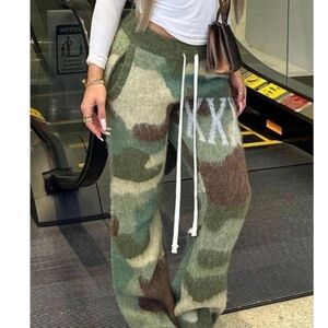 Noublie Pas fuzzy Pants/sweats